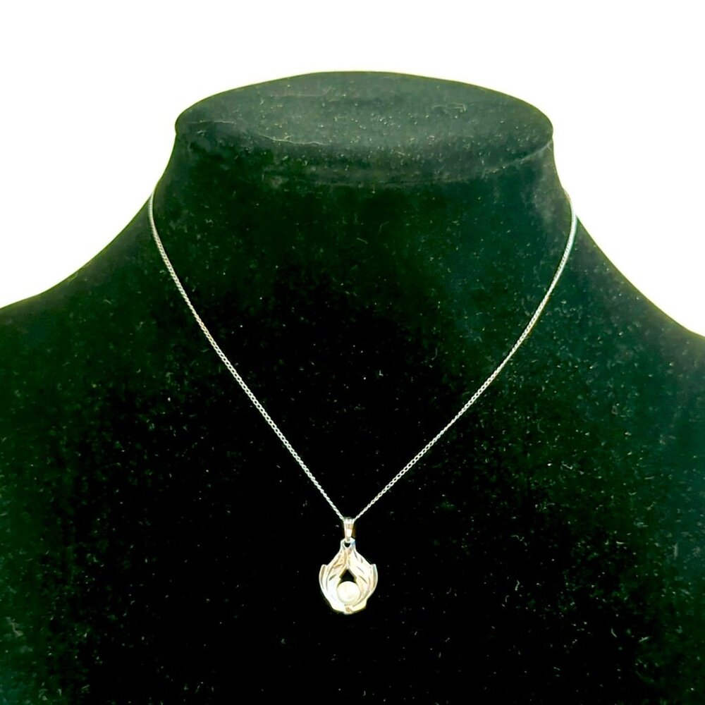 Vintage Sterling Silver 925 Pearl Pendant Leaf Motif Necklace